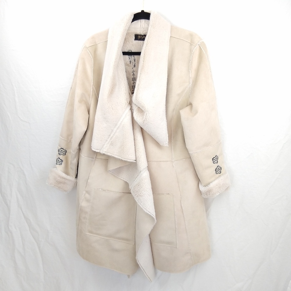 Johnny Was Biya /// Cream Faux Fur Embroidery Coat